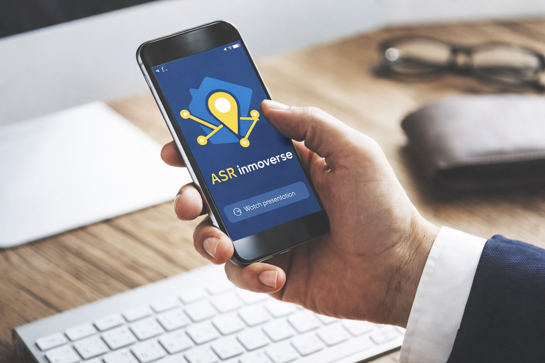 Agente inmobiliario saludando a clientes